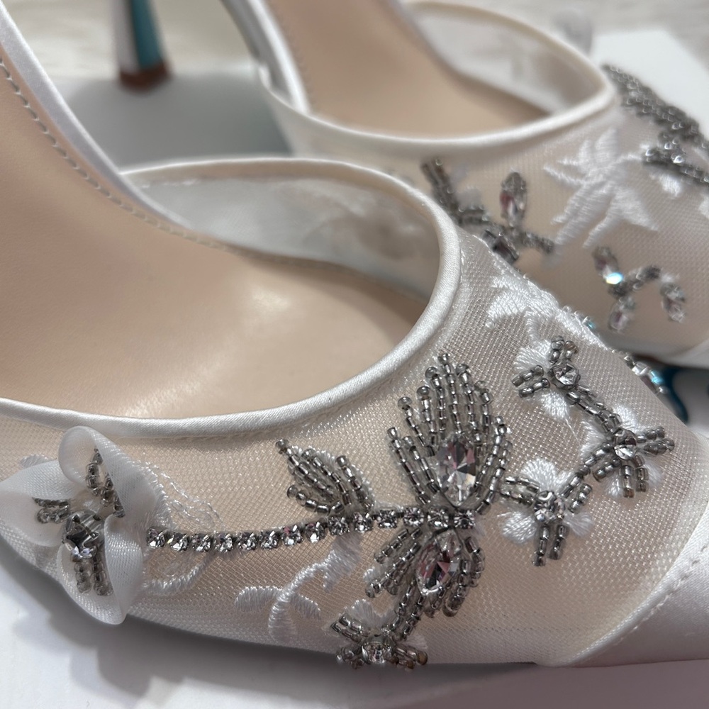 Betsey Johnson Dressy White Heels - Picture 9 of 10